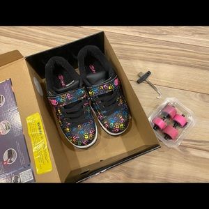 Heelys / shoes youth size 3 US